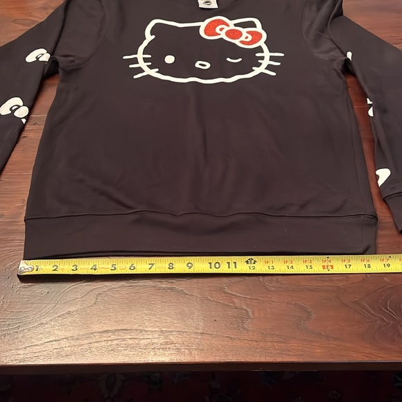 Hello Kitty Sanrio Women’s Sweatshirt - Size XSMALL - Runs Large - Picture 2 of 8